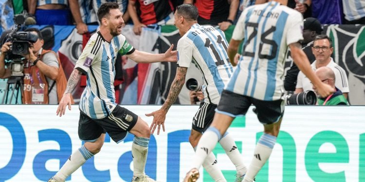 Μουντιάλ 2022: Ο Μέσι λύτρωσε την Αργεντινή που απέφυγε το μεγάλο κάζο – Μέτρια η «αλμπισελέστε» δεν έχει ελπίδες για διάκριση αν δεν παρουσιάσει καλύτερο πρόσωπο | ΦΩΤΟ 