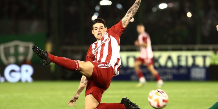 ‘Εκοψε τη φόρα του Παναθηναϊκού μέσα στη Λεωφόρο ο Ολυμπιακός – Πανηγύρισαν την ισοπαλία οι “Πράσινοι” που είχαν καλύτερο τον Μπρινιόλι – Έλαμψαν Χάμες, Χουάνγκ, Μπιέλ | ΦΩΤΟ