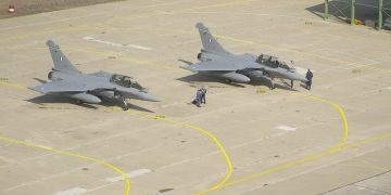 Rafale: Αυτά είναι τα δύο καινούργια γαλλικά μαχητικά που παρέλαβε η Πολεμική Αεροπορία – Παναγιωτόπουλος: Oι Ένοπλες Δυνάμεις ενισχύονται | ΦΩΤΟ