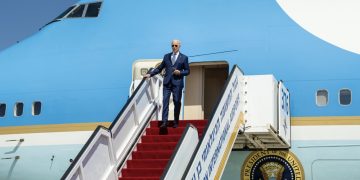 ΗΠΑ – Ενδιάμεσες εκλογές: Ο νυν και ο τέως πρόεδρος  στην τελική ευθεία της προεκλογικής κούρσας – Κρίνεται η συνέχεια της θητείας Μπάιντεν αλλά και το πολιτικό μέλλον του Τραμπ