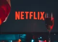 Netflix: Αυτές είναι οι σειρές, οι ταινίες και τα ντοκιμαντέρ που θα μας συντροφεύσουν τον Δεκέμβριο – Πλούσιο περιεχόμενο από τη δημοφιλή πλατφόρμα