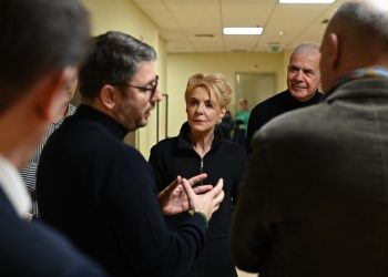 Ανδρουλάκης: Είδε την παράσταση «Βρυκόλακες» στο Εθνικό Θέατρο – Συζήτησε με τους ηθοποιούς την υποβάθμιση των πτυχίων των σχολών των παραστατικών τεχνών | ΦΩΤΟ