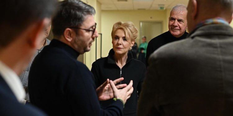 Ανδρουλάκης: Είδε την παράσταση «Βρυκόλακες» στο Εθνικό Θέατρο – Συζήτησε με τους ηθοποιούς την υποβάθμιση των πτυχίων των σχολών των παραστατικών τεχνών | ΦΩΤΟ