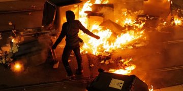 Τραγωδία στο Μονπελιέ: Νεκρός 14χρονος Μαροκινός σε επεισόδια μεταξύ οπαδών Γαλλίας και Μαρόκου μετά τον ημιτελικό του Μουντιάλ – Τον χτύπησε θανάσιμα οδηγός αυτοκινήτου | ΦΩΤΟ