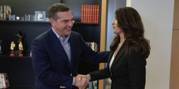 ΣΥΡΙΖΑ: Νέα εκπρόσωπος Τύπου η Πόπη Τσαπανίδου που παραιτήθηκε από το Open – Τσίπρας: Την καλωσορίζω και την ευχαριστώ που αποδέχτηκε την πρότασή μας | ΦΩΤΟ