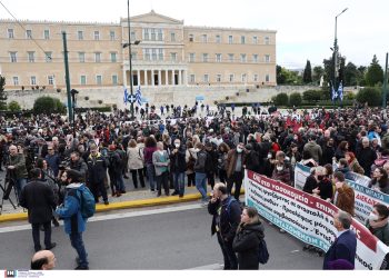 Νομοσχέδιο ΕΣΥ: Μεγάλη διαδήλωση γιατρών και υγειονομικών κατά των ρυθμίσεων του Υπουργείου Υγείας – “Ιδιωτικοποιεί πλήρως τα δημόσια νοσοκομεία” | ΦΩΤΟ