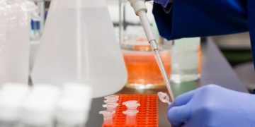 Λοιμώξεις του αναπνευστικού: Σημαντική αύξηση παρατηρείται στη χώρα – “Καμπανάκι” από τους επιστήμονες για μέτρα προστασίας και self test κατά την περίοδο των γιορτών 