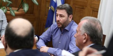 Ανδρουλάκης: “Το Προεδρικό Διάταγμα με απαράδεκτο τρόπο εξισώνει τους καλλιτέχνες με αποφοίτους Λυκείου – Γόνιμη ανταλλαγή απόψεων για να βρεθεί η βέλτιστη λύση” | ΦΩΤΟ