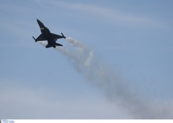 Πτώση Φάντομ: Αεροσκάφος F-4 της Πολεμικής Αεροπορίας κατέπεσε ανοιχτά της Ανδραβίδας ενώ εκτελούσε εκπαιδευτική πτήση – Εντοπίστηκαν τα συντρίμμια – Αγωνία για τους δύο πιλότους 