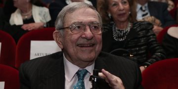 Πέθανε ο τέως βασιλιάς Κωνσταντίνος – Έμεινε στην ιστορία για την παραβίαση του Συντάγματος στη σύγκρουσή του με τον Γεώργιο Παπανδρέου, την Αποστασία και την αποδοχή της Δικτατορίας της 21ης Απριλίου 