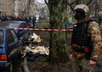 Πόλεμος στην Ουκρανία: Συνετρίβη  ελικόπτερο βορειοανατολικά του Κιέβου κοντά σε νηπιαγωγείο – Συνολικά 14 νεκροί, ανάμεσά τους ένα παιδί – Tραγικό θάνατο βρήκε και ο Υπ. Εσωτερικών | ΦΩΤΟ 