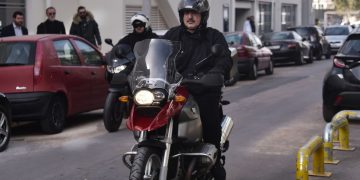 Σάλος μετά τις αναρτήσεις Πολάκη – ΣΥΡΙΖΑ: Παραπομπή του στα όργανα του κόμματος με απόφαση Τσίπρα – “Νερό στο μύλο του κ. Μητσοτάκη ουδείς δικαιούται να ρίχνει”