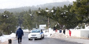 Κακοκαιρία “Μπάρμπαρα”: Διακοπές κυκλοφορίας στην Αττική λόγω των έντονων φαινομένων – Και απαγορευτικό απόπλου από Πειραιά, Ραφήνα και Λαύριο εξ αιτίας των 9 μποφόρ