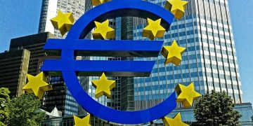 Τραπεζική κρίση: Διαβεβαιώσεις ΕΚΤ και SSB για τις αντοχές των ευρωπαϊκών τραπεζών – Διαθέτουν ισχυρή κεφαλαιακή βάση – Οι αντιδράσεις μετά την εξαγορά της Credit Suisse