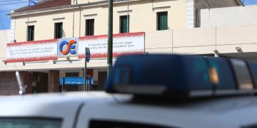 Τηλεφωνήματα για βόμβα στον σταθμό Λαρίσης και σε δύο ξενοδοχεία – Διακόπηκε η κυκλοφορία των αυτοκινήτων –  Εκκενώθηκε ο σταθμός του μετρό «Μεταξουργείο» | ΦΩΤΟ