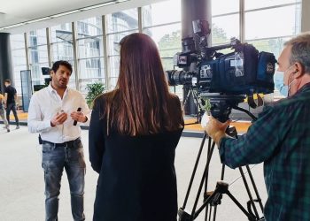 Υπόθεση Γεωργούλη: “Στις αρχές του 2020, κατήγγειλα τον βιασμό και τη σωματική βλάβη – Μετά 4 μήνες έδωσα στις βελγικές αρχές το όνομα του θύτη”, δηλώνει η Ελένη Χρονοπούλου