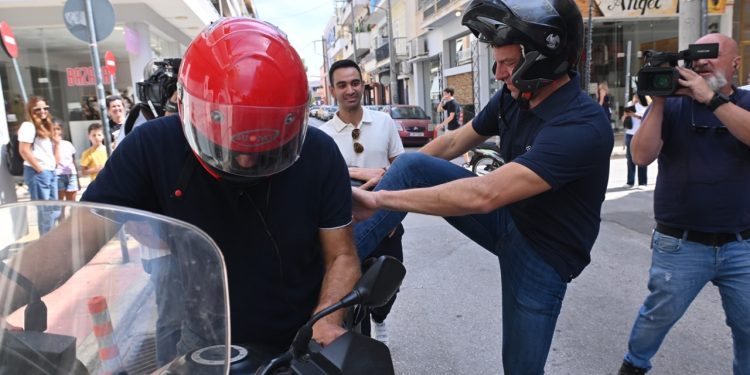 Εκλογή προέδρου ΣΥΡΙΖΑ: Μαζική συμμετοχή στις κάλπες – Ποιος μπορεί να εκλεγεί αρχηγός απο την πρώτη Κυριακή; Τι δήλωσαν οι υποψήφιοι | ΦΩΤΟ