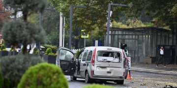 Τουρκία: Ισχυρή έκρηξη στην Άγκυρα, κοντά στο κοινοβούλιο – “Τρομοκρατική επίθεση” χαρακτηρίζει το τουρκικό Υπ. Εσωτερικών  την ενέργεια – Νεκροί και οι δύο δράστες | ΦΩΤΟ