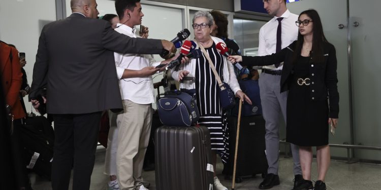 Πόλεμος στο Ισραήλ: Επέστρεψαν 81 Έλληνες από το Ισραήλ και τα Παλαιστινιακά εδάφη – Έζησαν δραματικές στιγμές – Επιστρέφουν σταδιακά και οι υπόλοιποι | ΦΩΤΟ