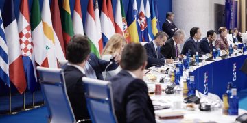 Μητσοτάκης από Γρανάδα: Στη διεύρυνση της Ε.Ε. θα είμαστε αμετακίνητοι στο σεβασμό του Κράτους Δικαίου – Να μην επικρατεί η γεωπολιτική παράμετρος | ΦΩΤΟ