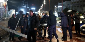 Ναυάγιο “Raptor”: Συνεχίζονται οι έρευνες με πλωτά και εναέρια μέσα για τον εντοπισμό μελών του πληρώματος ανοιχτά της Λέσβου | ΦΩΤΟ