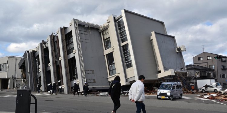 Τρομακτικός σεισμός στην Ιαπωνία: 78 νεκροί, δεκάδες αγνοούμενοι και τουλάχιστον 330 άνθρωποι τραυματίστηκαν μετά τα 7,5 Ρίχτερ της Πρωτοχρονιάς