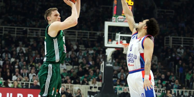 Euroleague: Ο ΠΑΟ νίκησε την Εφές 83-76 με εντυπωσιακό Γκριγκόνις – Πολύ δυνατό ξεκίνημα αλλά θρίλερ στο φινάλε | ΦΩΤΟ