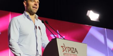 Κασσελάκης στους αγρότες: “Μην το βάζετε κάτω, συνεχίστε τις κινητοποιήσεις σας” – Ομιλία στο Περιφερειακό συνέδριο Δυτικής Μακεδονίας του ΣΥΡΙΖΑ | ΦΩΤΟ