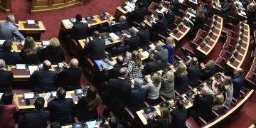 Βουλή: Ψηφίστηκε το επίμαχο νομοσχέδιο για την ίδρυση παραρτημάτων ιδιωτικών πανεπιστημίων – Ποιος θα δικαιωθεί; | ΦΩΤΟ