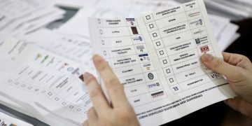 Ευρωεκλογές 2024: Μεγάλη πτώση της ΝΔ – Χωρίς απειλή από την αντιπολίτευση – Αποχή ρεκόρ με 41,39% συμμετοχή – Ποιοι εκλέγονται ευρωβουλευτές